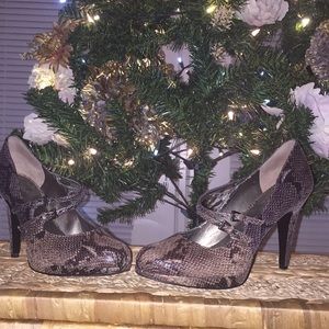 Nine West, snakeskin pumps
